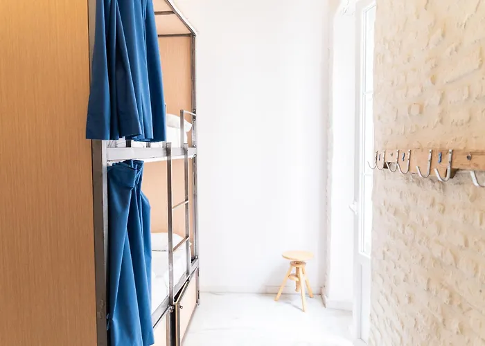 Nomad &PensionHostel